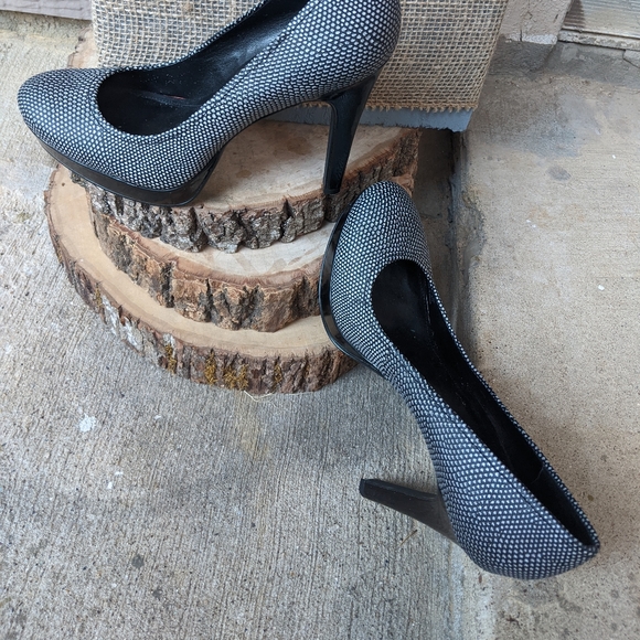 Calvin klein kendall pumps - Picture 2 of 5